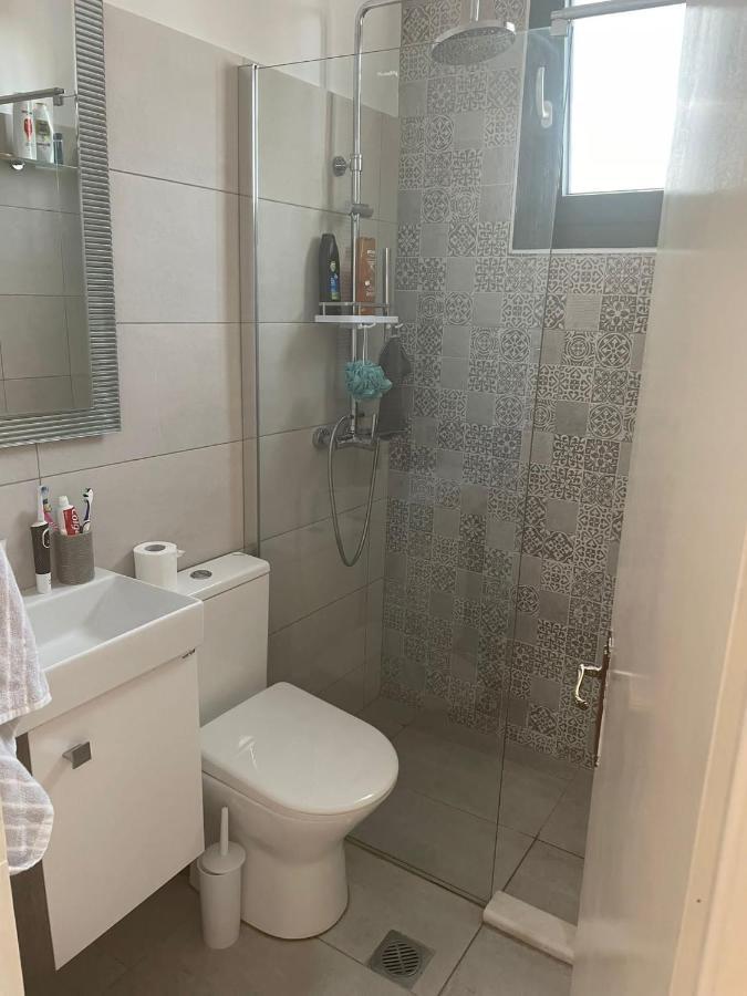 Appartement Dorinda à Agia Marina  Extérieur photo