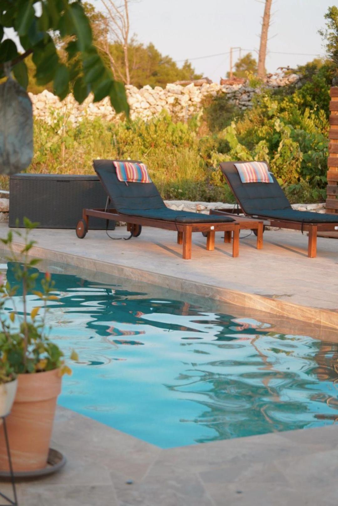 Appartement Dorinda à Agia Marina  Extérieur photo